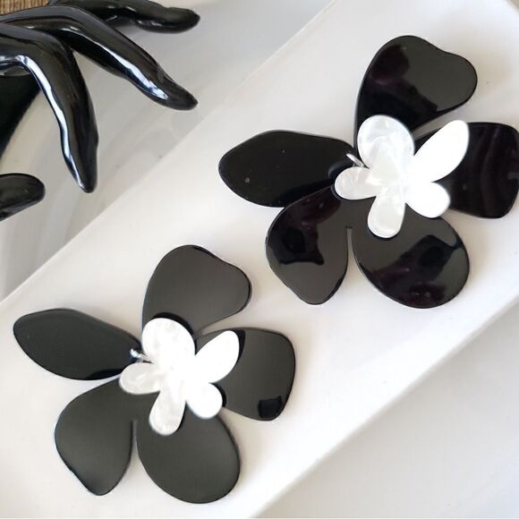 New! Zara Black & White Acetate Earrings - Picture 2 of 9